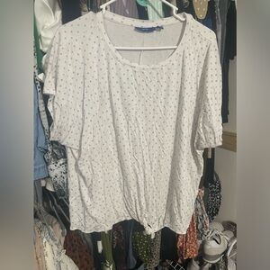 Shirt with twist front